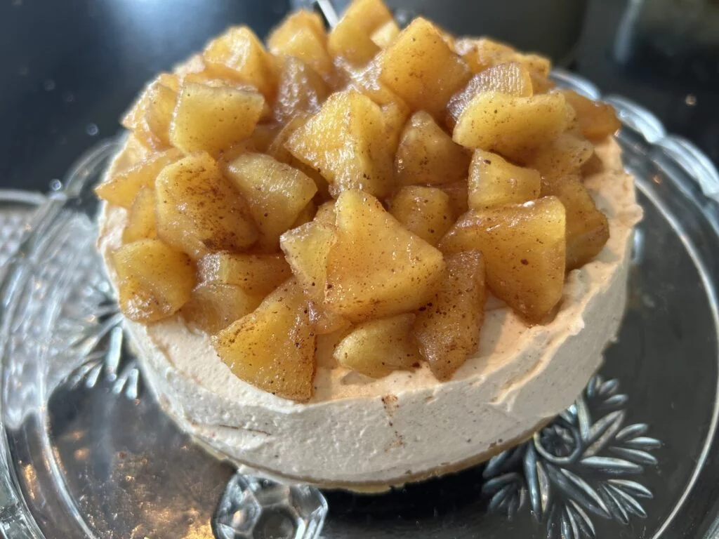Apple Crumble Cheesecake - photo 2