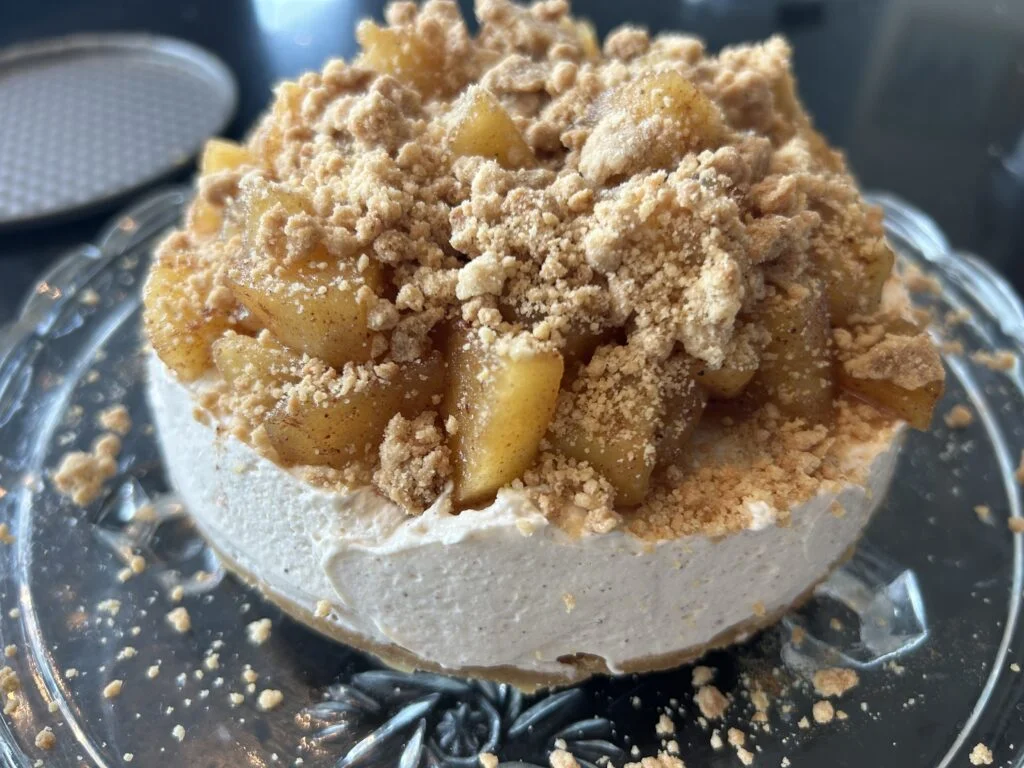 Apple Crumble Cheesecake